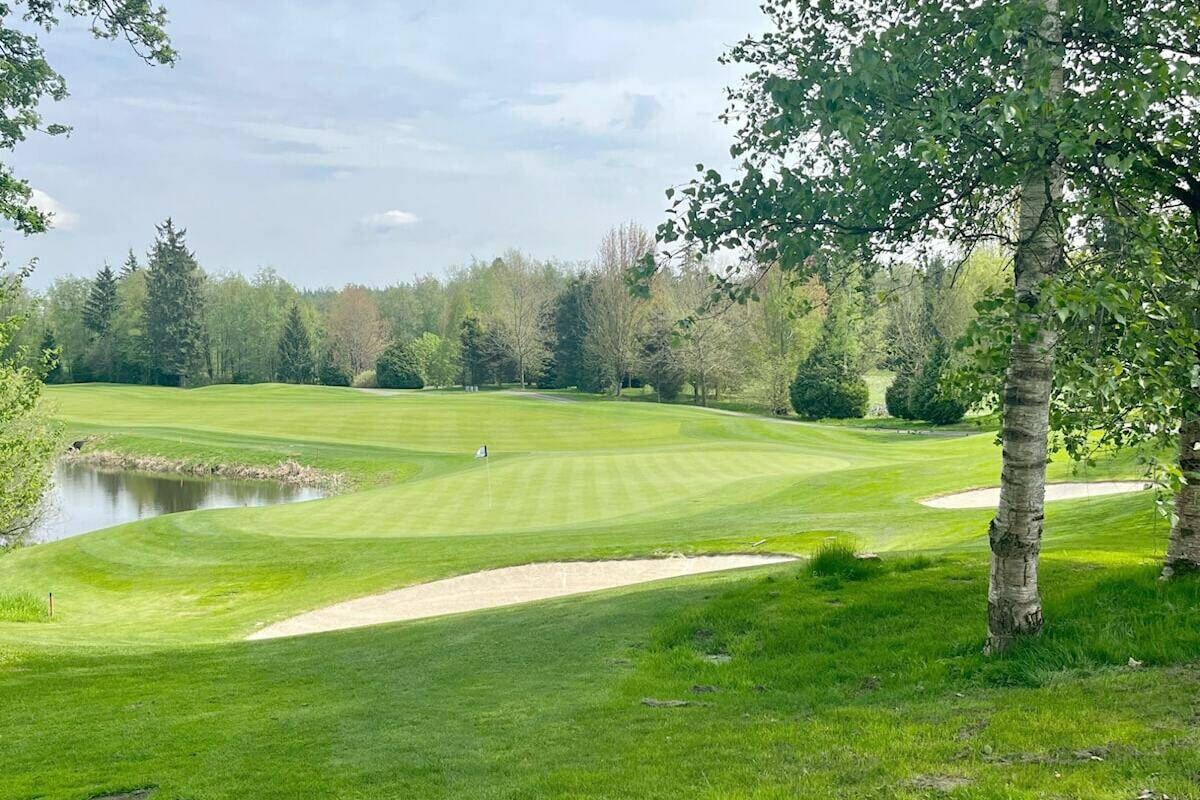 B.C. councillor defends texts to police chief over golf course impairment checks